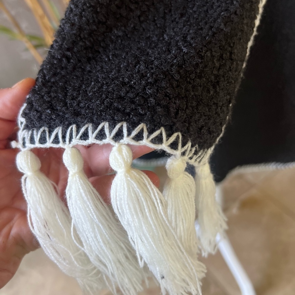 Black and White Tassel Trim Poncho Sweater one size NWOT. Perfect condition - Picture 8 of 14